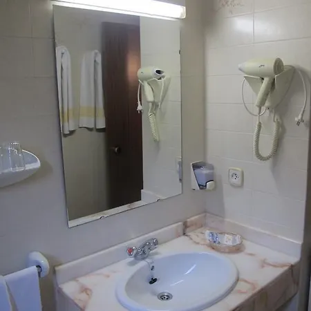 Coray Hotel 3*